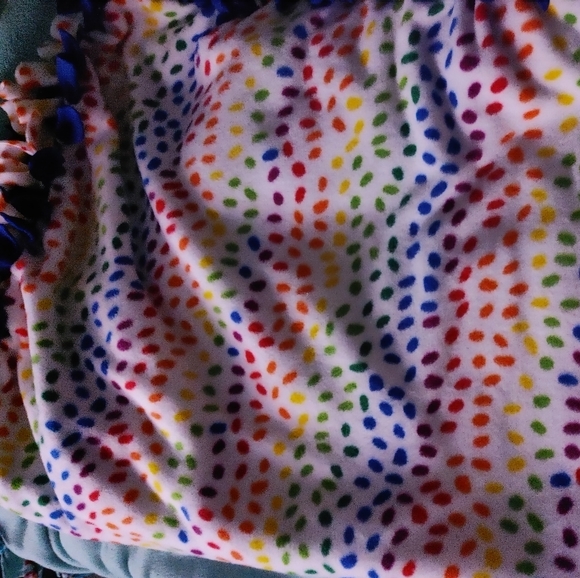 Handmade Tie blanket - Picture 1 of 2